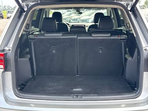Used 2025 Volkswagen Atlas SE FWD image 18