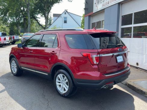Used 2018 Ford Explorer XLT w/ Equipment Group 201A AWD/4WD image 6