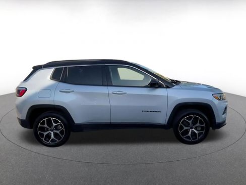 Used 2025 Jeep Compass Limited AWD/4WD image 16
