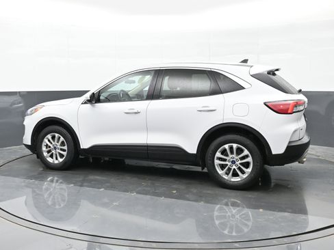 Used 2020 Ford Escape SE image 5