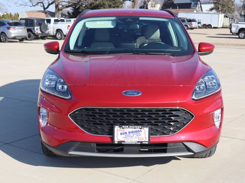 Used 2022 Ford Escape Titanium image 2