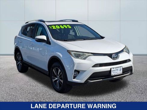 Used 2017 Toyota RAV4 XLE FWD image 7