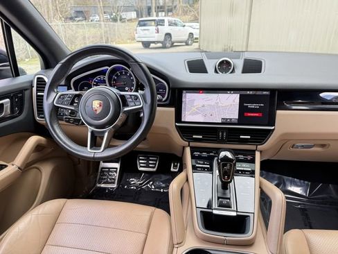 Used 2019 Porsche Cayenne image 16