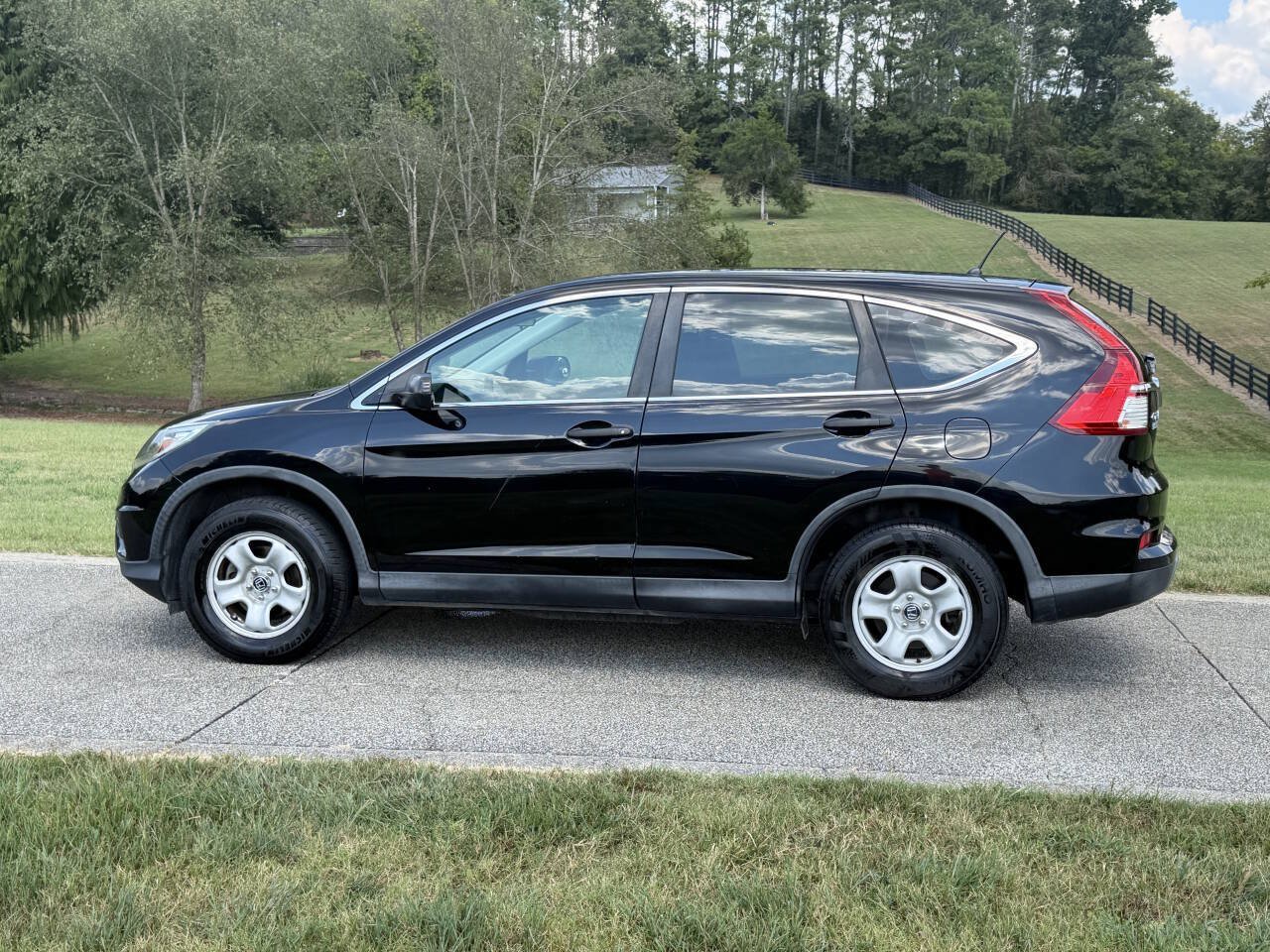 Used 2016 Honda CR-V LX image 5