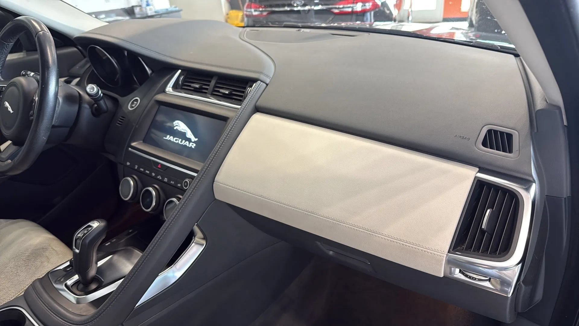 Used 2020 Jaguar E-PACE AWD/4WD image 38