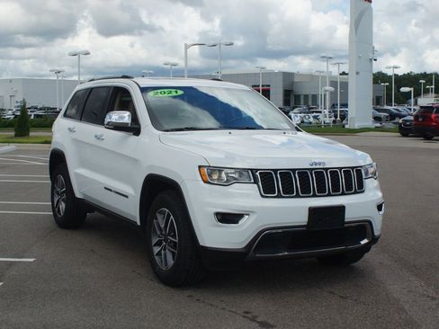 Used 2021 Jeep Grand Cherokee Limited w/ Luxury Group II RWD image 2