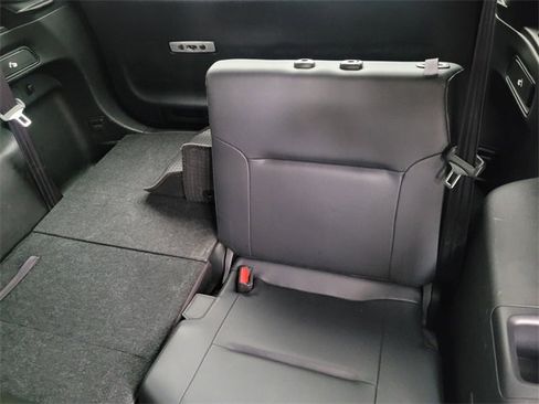 Used 2022 Mitsubishi Outlander SE image 7