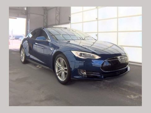 Used 2016 Tesla Model S 70 RWD image 1