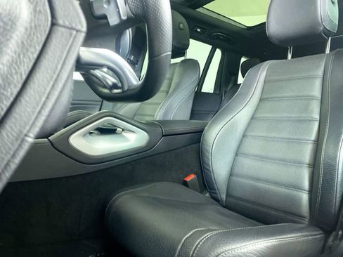 Used 2023 Mercedes-Benz GLS 450 4MATIC image 18
