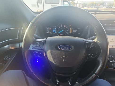 Used 2018 Ford Explorer XLT w/ Equipment Group 201A FWD image 16