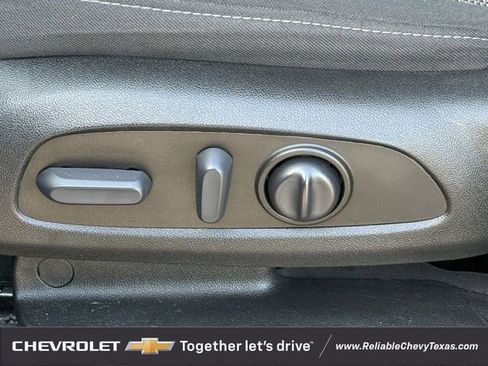 Used 2023 Chevrolet Traverse LT FWD image 30