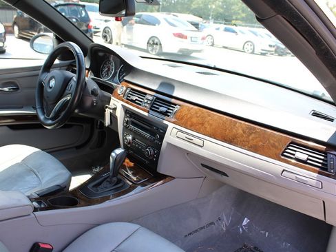 Used 2009 BMW 328i Convertible image 22