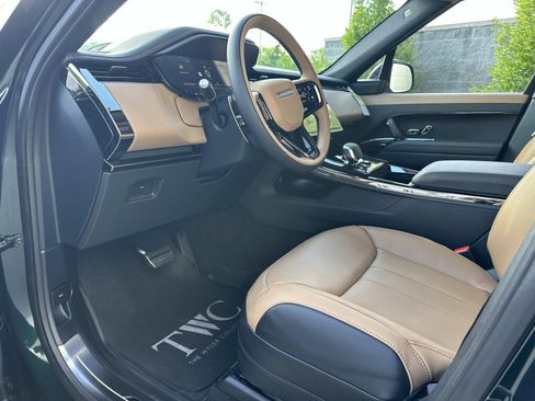 New 2026 Land Rover Range Rover Sport Dynamic SE AWD/4WD image 11