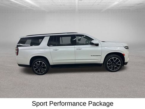 Certified 2022 Chevrolet Suburban RST w/ Sport Performance Package image 15
