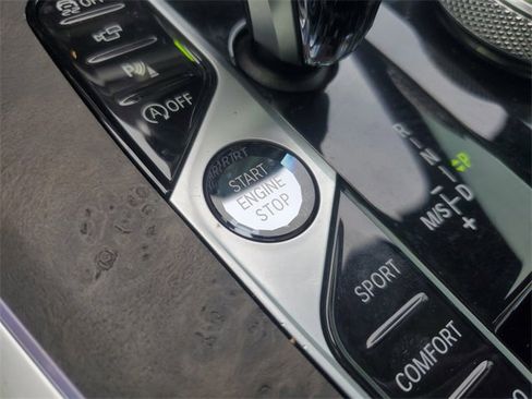 Used 2022 BMW X7 M50i w/ Executive Package image 31