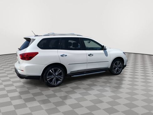 Used 2018 Nissan Pathfinder Platinum AWD/4WD image 7