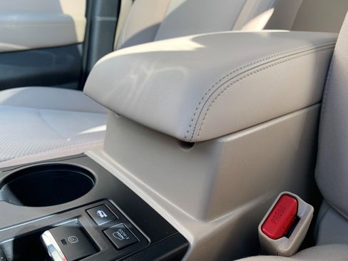 Used 2018 Subaru Outback 2.5i Premium image 21