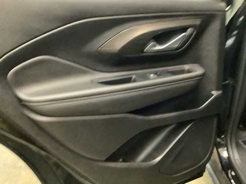 Used 2024 GMC Terrain SLT FWD image 22