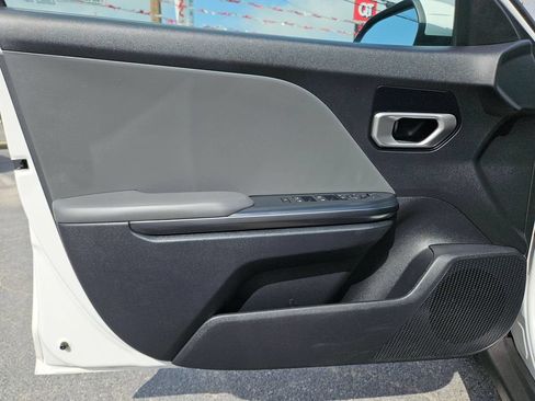 Used 2025 Kia K4 FWD image 14