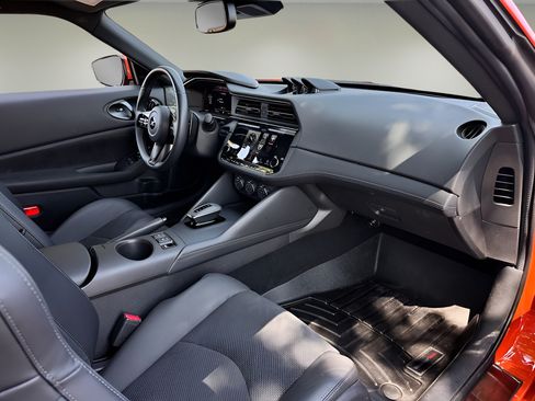 Used 2024 Nissan Z Performance w/ Heritage Edition RWD image 22