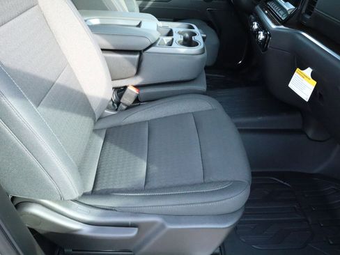 New 2026 GMC Sierra 1500 SLE w/ Max Trailering Package image 14