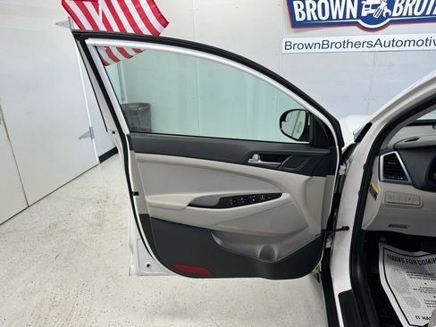 Used 2017 Hyundai Tucson Eco w/ Cargo Package AWD/4WD image 11