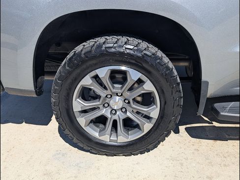 Used 2022 Chevrolet Silverado 1500 High Country w/ Technology Package image 18