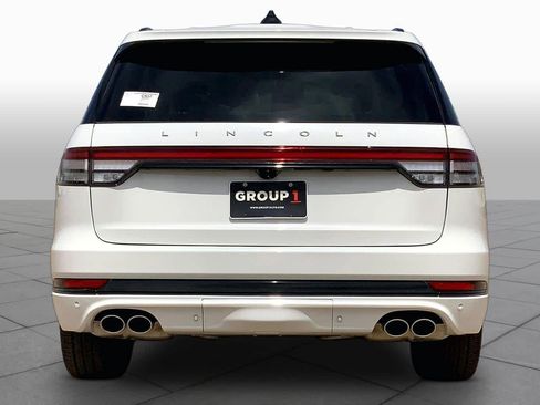 New 2026 Lincoln Aviator 2WD image 4