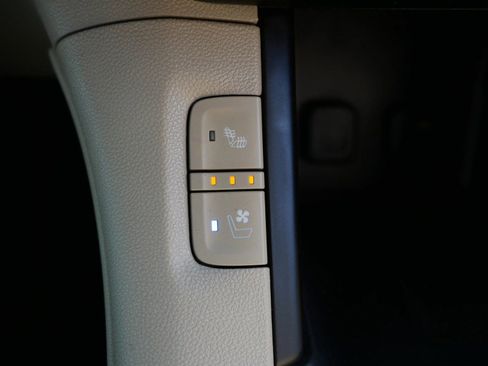 Used 2019 GMC Acadia Denali w/ Technology Package AWD/4WD image 22