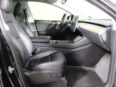 Used 2023 Tesla Model Y Performance image 12