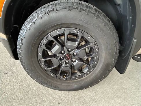 Used 2022 Nissan Frontier Pro-X w/ Pro-X Premium Package image 9