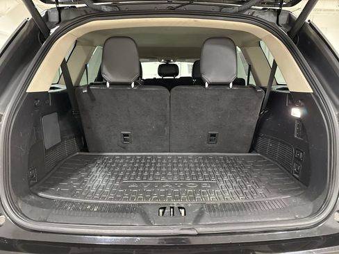 Used 2023 Lincoln Aviator AWD image 24