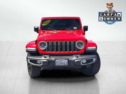 Used 2025 Jeep Wrangler Unlimited Sahara AWD/4WD image 2