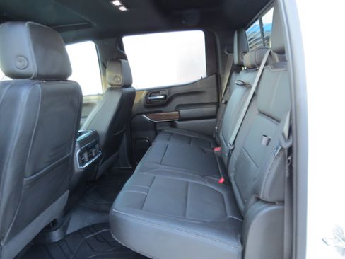 Used 2022 Chevrolet Silverado 1500 High Country w/ Technology Package image 13