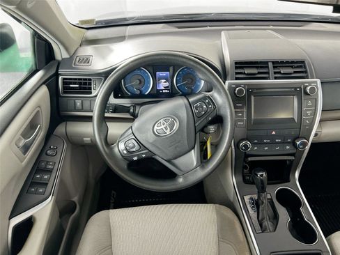 Used 2017 Toyota Camry LE image 20