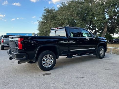 Used 2026 Chevrolet Silverado 2500 High Country w/ Technology Package AWD/4WD image 5