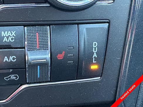 Used 2018 Ford Explorer XLT w/ Equipment Group 201A image 6