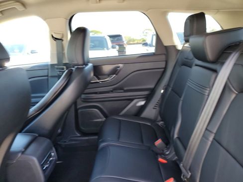 New 2026 Lincoln Corsair Premiere image 11