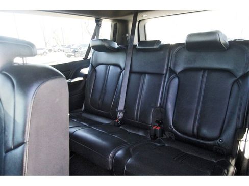 Used 2023 Jeep Wagoneer L 2WD w/ Premium Group I image 32