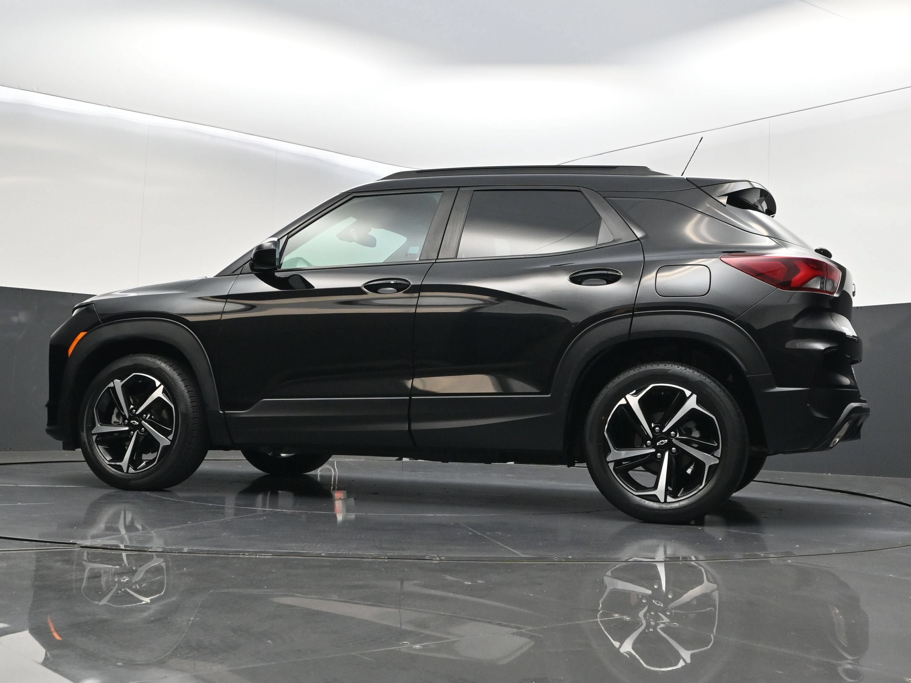Certified 2023 Chevrolet TrailBlazer RS w/ Convenience Package FWD image 41