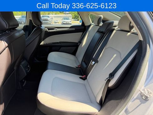Used 2019 Ford Fusion SE w/ Equipment Group 151A FWD image 11