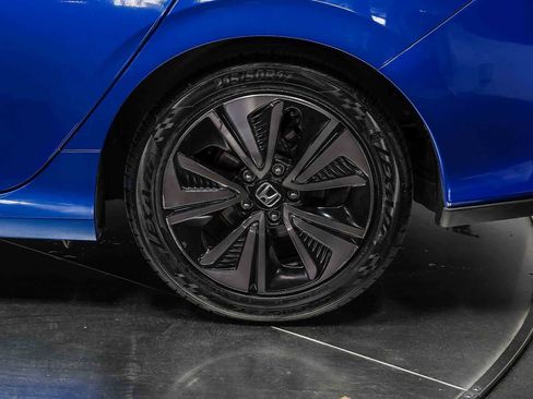 Used 2018 Honda Civic EX-L image 10