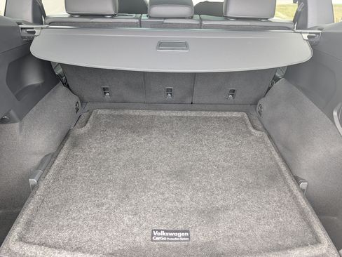 Certified 2023 Volkswagen Tiguan SE R-Line AWD/4WD image 18