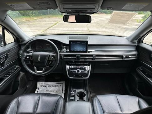 Used 2020 Lincoln Corsair FWD w/ Premium Package image 10
