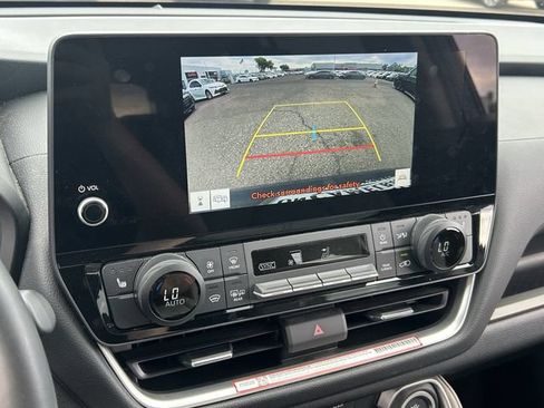 Used 2025 Toyota Grand Highlander FWD image 29