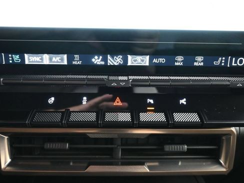 Used 2025 GMC Hummer EV 3X AWD/4WD image 17