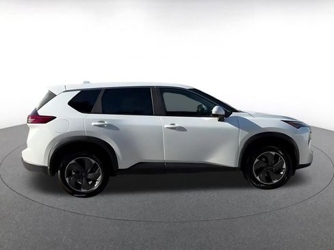 Used 2025 Nissan Rogue SV FWD image 16