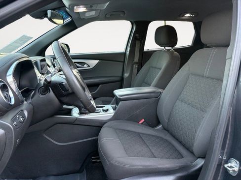 Used 2021 Chevrolet Blazer LT image 2