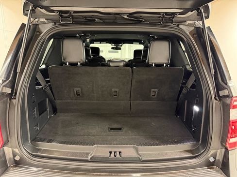 Used 2021 Ford Expedition XLT image 24