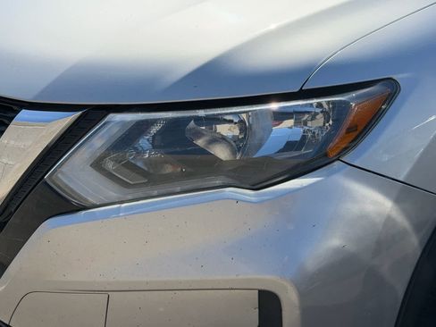 Used 2019 Nissan Rogue S image 18